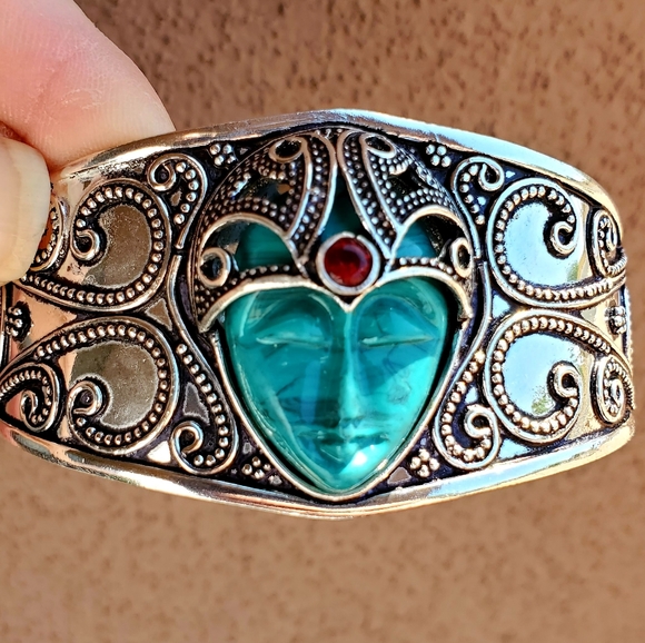 New Carved Goddess Face Garnet 925 Silver Bracelet. - Picture 9 of 12